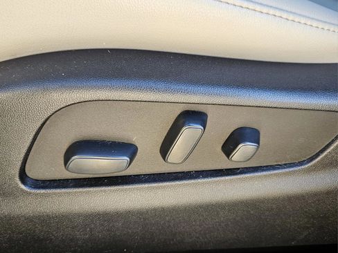 Used 2022 Cadillac XT4 Luxury w/ Driver Awareness Package image 15