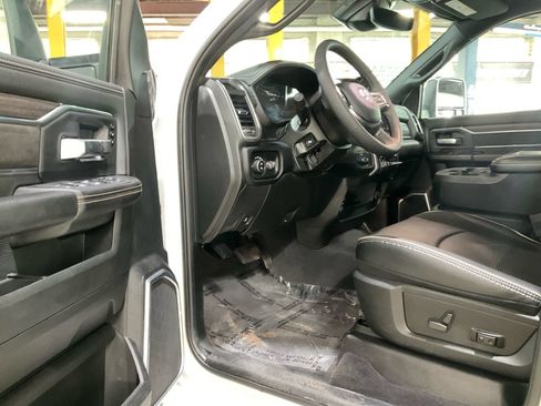 Used 2026 RAM 2500 Laramie AWD/4WD image 29