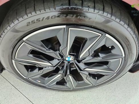 Used 2024 BMW i7 eDrive50 w/ M Sport Package RWD image 58