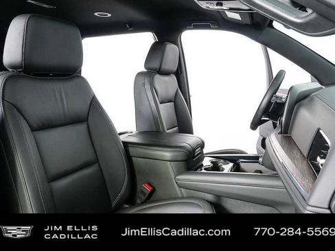 Used 2025 Chevrolet Tahoe LT RWD image 21