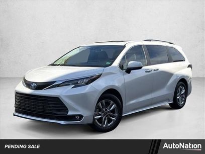New 2025 Toyota Sienna XLE