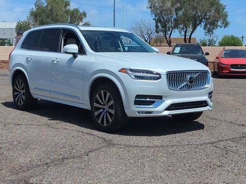 Certified 2025 Volvo XC90 B6 Core image 3