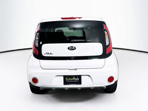 Used 2017 Kia Soul + FWD image 7