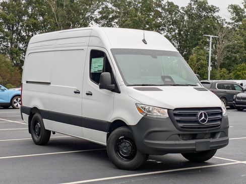 New 2025 Mercedes-Benz Sprinter 2500 image 2