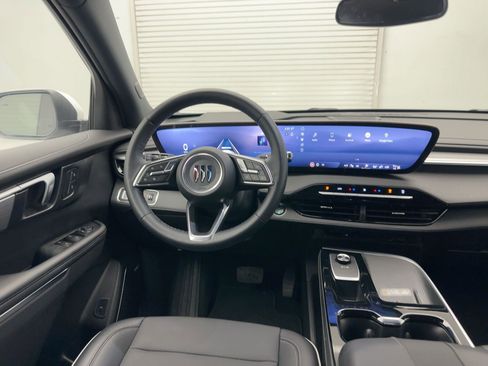 Certified 2025 Buick Enclave Preferred image 26