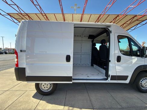New 2026 RAM ProMaster 1500 w/ Convenience Group FWD image 25
