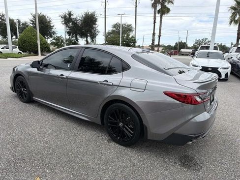 Used 2025 Toyota Camry SE w/ Convenience Package FWD image 4