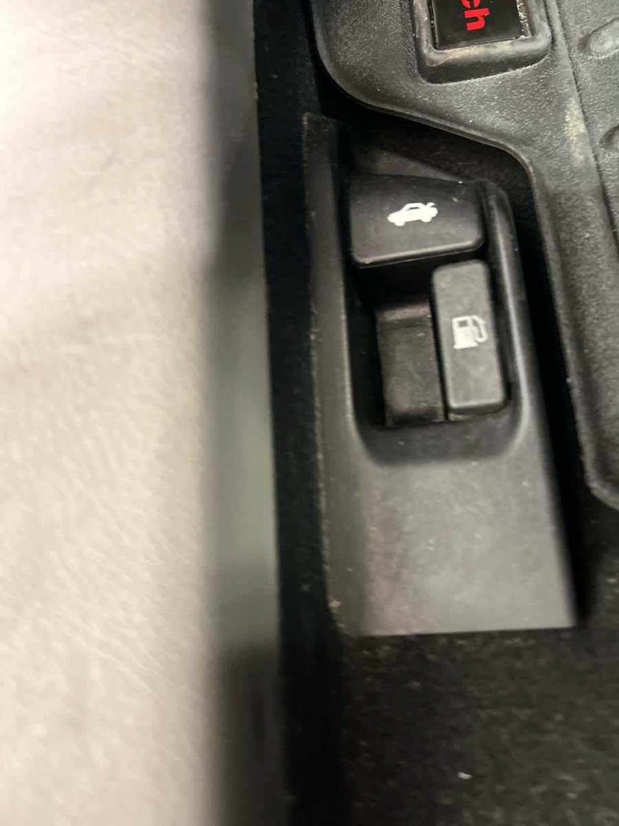 Used 2012 Toyota Camry LE FWD image 15