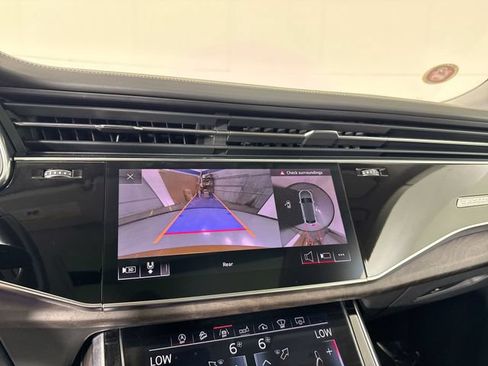 Used 2019 Audi Q8 Prestige w/ Towing Package AWD/4WD image 9