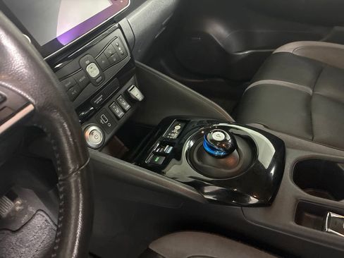 Used 2019 Nissan Leaf SL Plus image 21
