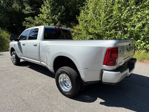New 2026 RAM 3500 Laramie AWD/4WD image 11