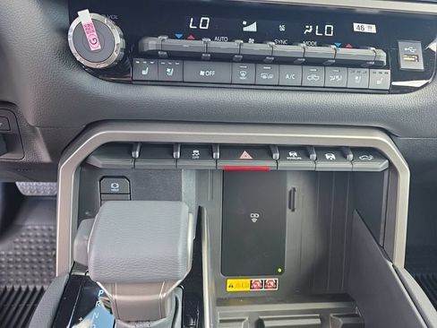 New 2026 Toyota Tundra Limited AWD/4WD image 22
