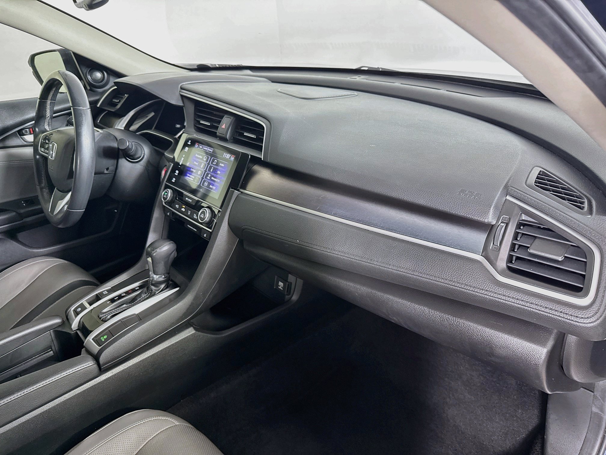 Used 2018 Honda Civic Touring image 37