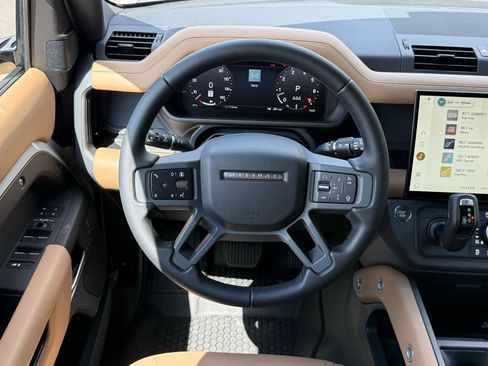 New 2026 Land Rover Defender 110 X-Dynamic SE image 18