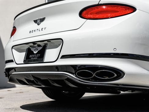 Used 2024 Bentley Continental GT V8 image 11