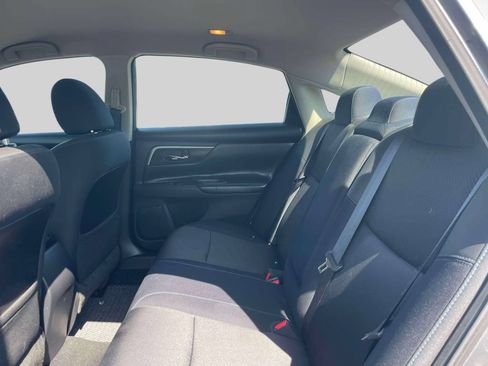 Used 2018 Nissan Altima 2.5 SR w/ Interior Lighting Package FWD image 12