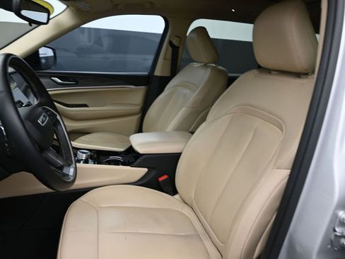 Used 2022 Jeep Grand Cherokee L Limited image 11