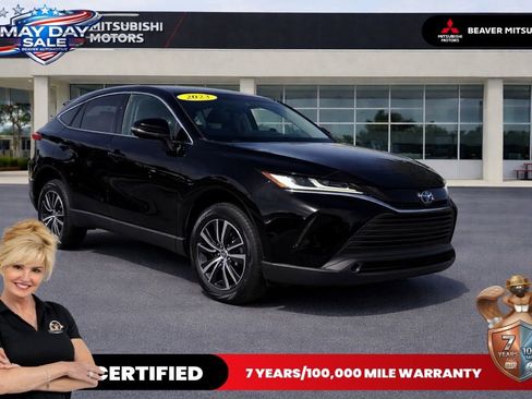 Used 2023 Toyota Venza LE AWD/4WD image 1