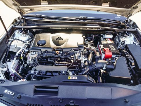 Certified 2020 Toyota Camry SE image 32