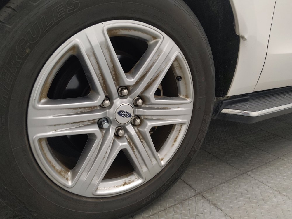Used 2019 Ford Expedition XLT w/ Equipment Group 202A RWD image 31