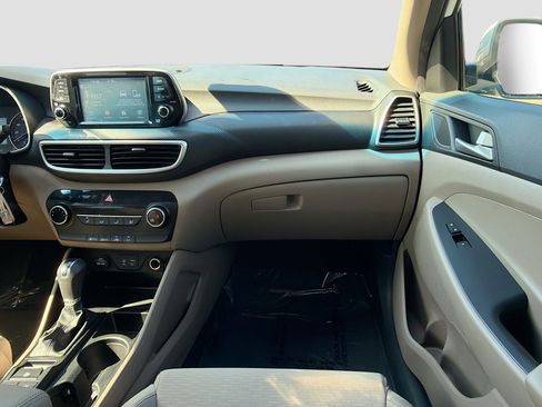Used 2019 Hyundai Tucson SE image 16