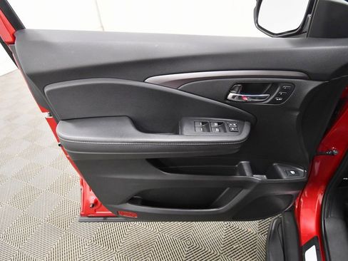 Certified 2025 Honda Ridgeline RTL image 14