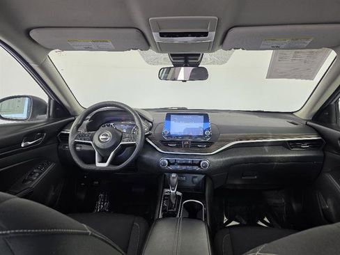 Used 2024 Nissan Altima 2.5 SV FWD image 27