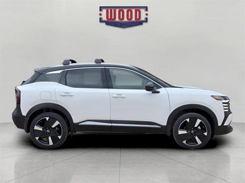 New 2026 Nissan Kicks SR image 2