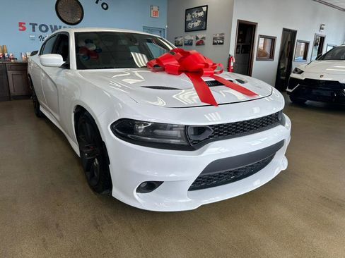 Used 2019 Dodge Charger Scat Pack image 3