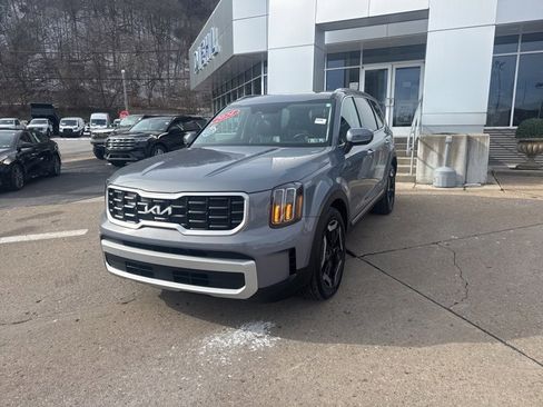 Used 2024 Kia Telluride S w/ S Sunroof Package image 3