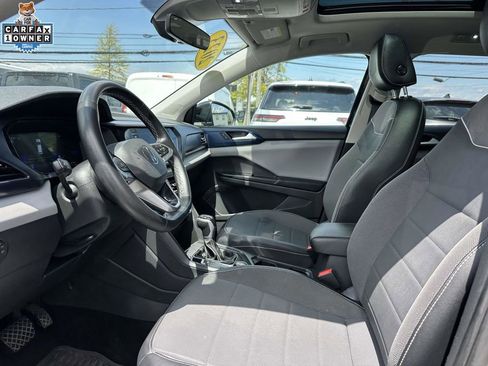 Used 2023 Volkswagen Taos SE w/ Panoramic Sunroof Package AWD/4WD image 14