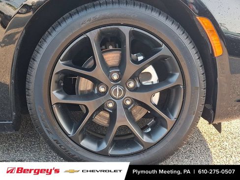 Used 2026 Chrysler Pacifica Limited w/ S Appearance Package FWD image 10