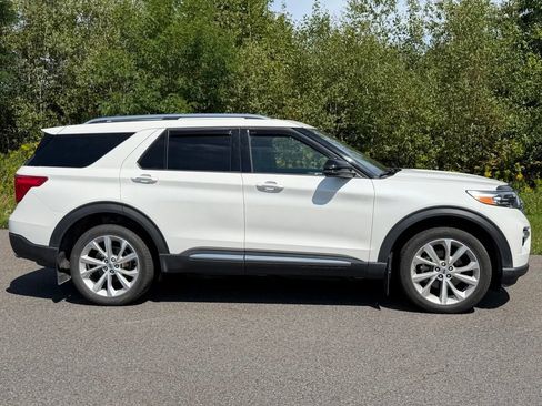 Used 2024 Ford Explorer Platinum w/ Technology Package AWD/4WD image 22