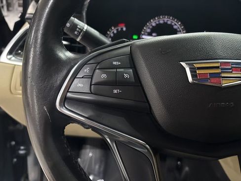 Used 2019 Cadillac XT5 AWD image 18