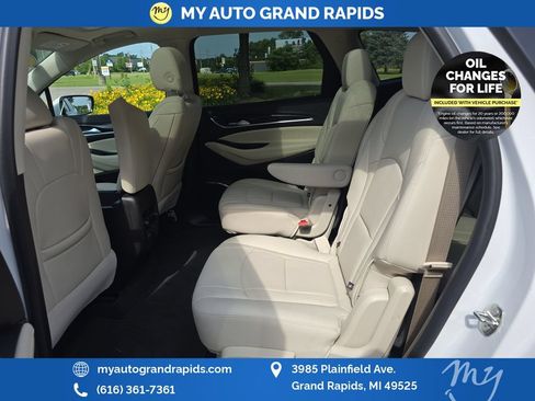 Used 2023 Buick Enclave Essence w/ Experience Buick Package AWD/4WD image 27