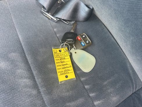 Used 1998 Ford Crown Victoria LX image 30