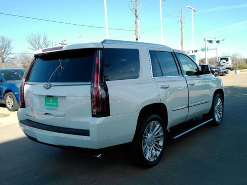 Used 2019 Cadillac Escalade Platinum image 9