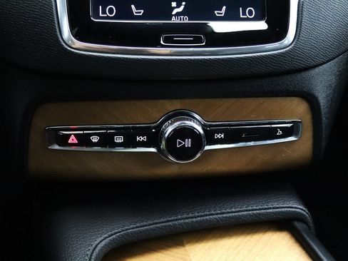 Used 2021 Volvo XC90 T6 Momentum AWD/4WD image 31