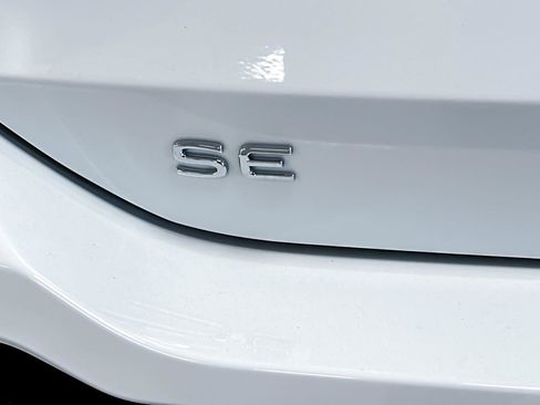 New 2026 Volkswagen Tiguan SE image 25