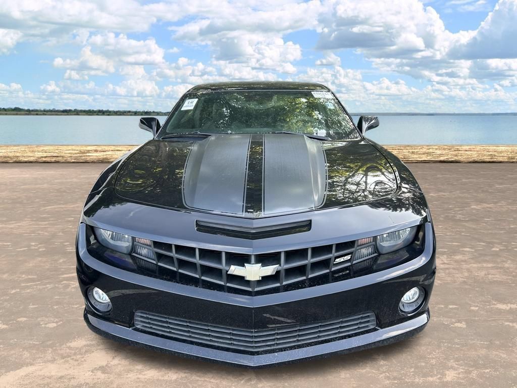 Used 2010 Chevrolet Camaro SS RWD image 2