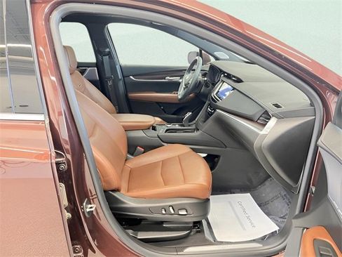 Certified 2023 Cadillac XT5 Premium Luxury w/ LPO, Floor Liner Package image 9