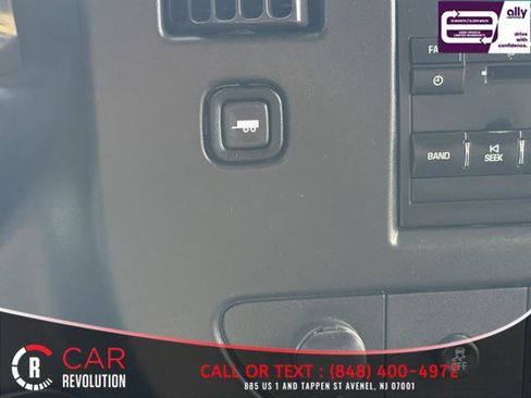 Used 2017 Chevrolet Express 2500 image 27