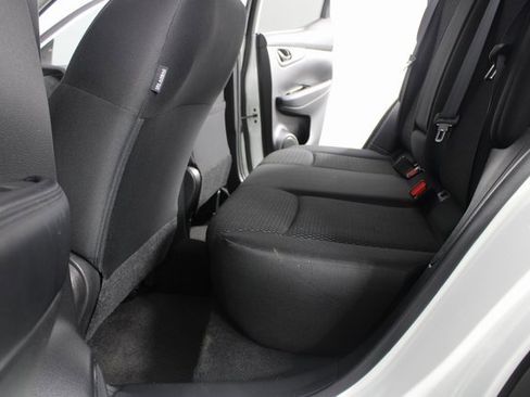 Used 2020 Nissan Rogue Sport S image 16