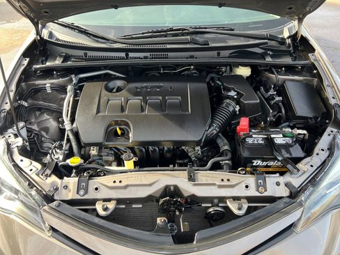 Used 2017 Toyota Corolla SE image 32