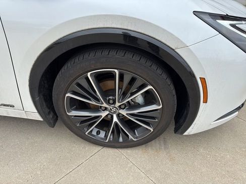 Used 2024 Toyota Prius XLE image 9