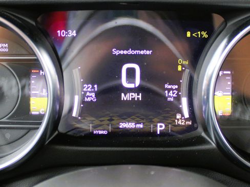 Used 2023 Jeep Wrangler Unlimited Sahara w/ Cold Weather Group AWD/4WD image 23