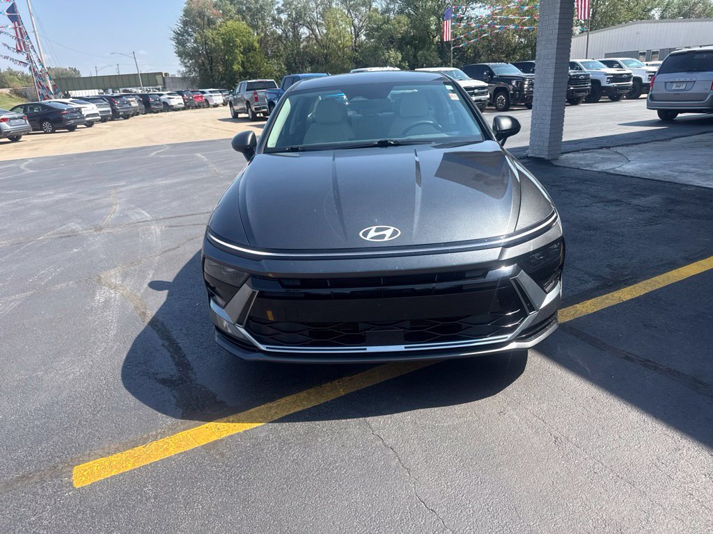 Used 2025 Hyundai Sonata SEL FWD image 10