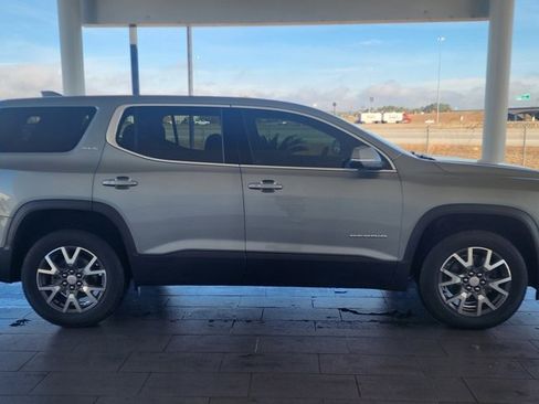 Used 2023 GMC Acadia SLE image 5