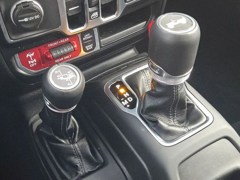 Certified 2024 Jeep Wrangler Unlimited Rubicon image 26