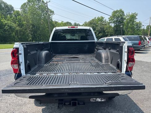 Used 2005 Chevrolet Silverado 2500 LT w/ Heavy-Duty Power Package image 18
